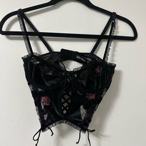 Forloveandlemons Black Floral Lace-Up Crop Top